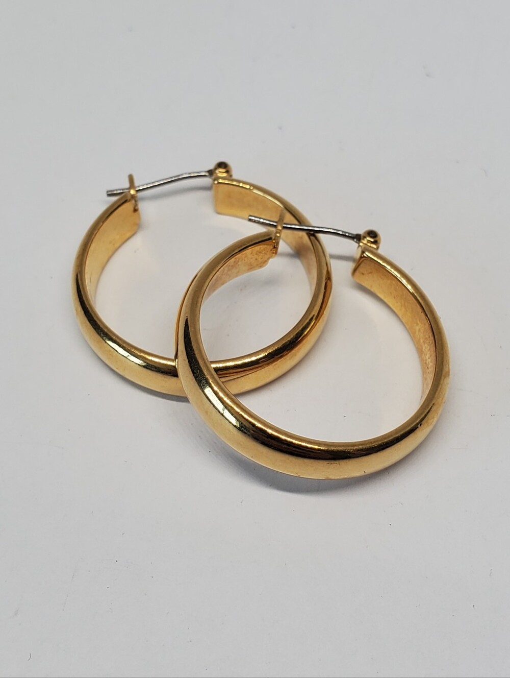 Vintage Napier Gold Tone Hoop Earrings